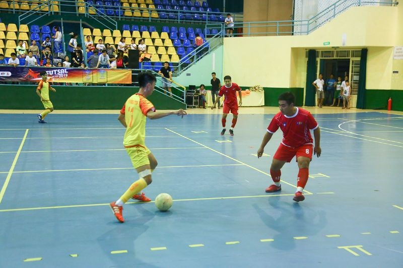 Hoàn thiện thảm - Mang đến sân futsal đẹp và chất lượng